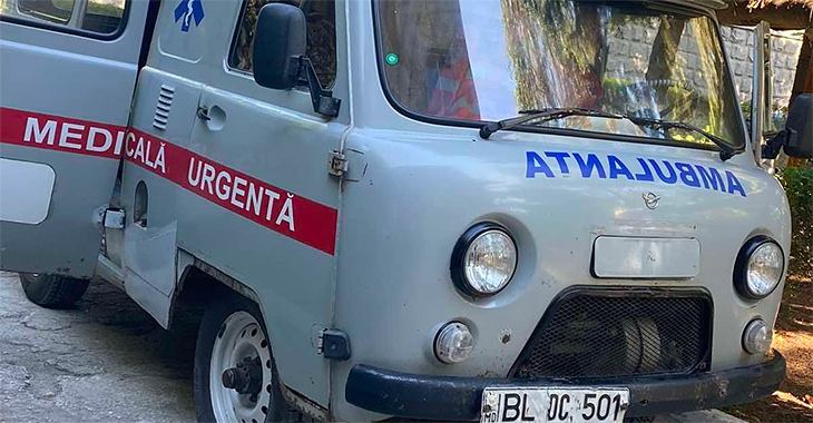(FOTO) Cum arată o ambulanţă din nordul Moldovei, venită la o intervenţie în Edineţ