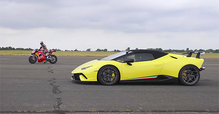 (VIDEO) Duel între o motocicletă KTM cu motor de 1,0 litri V4 şi un Lamborghini turbo V10