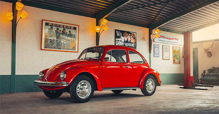 Are 44 de ani şi doar 31 km parcurşi: un VW Beetle în stare de nou, păstrat într-un garaj din Olanda timp de patru decenii, scos la vânzare acum