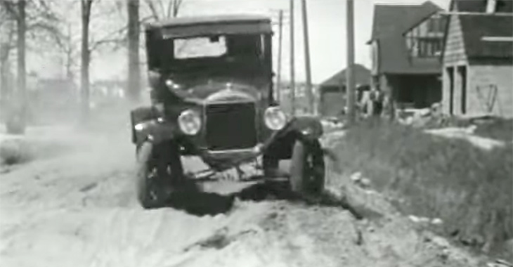 (VIDEO) Cum înainta departe de asfalt primul automobil produs în serie din lume, Ford Model T, acum 100 ani