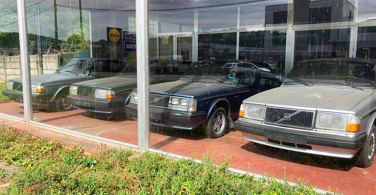 Mai multe modele clasice Volvo, descoperite într-un showroom abandonat din Belgia, unde au stat zeci de ani