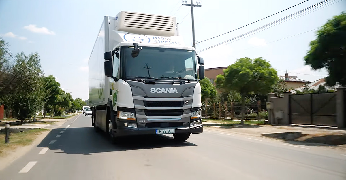 Scania anunţă punerea în operare a primului camion electric din România, care va livra produse alimentare