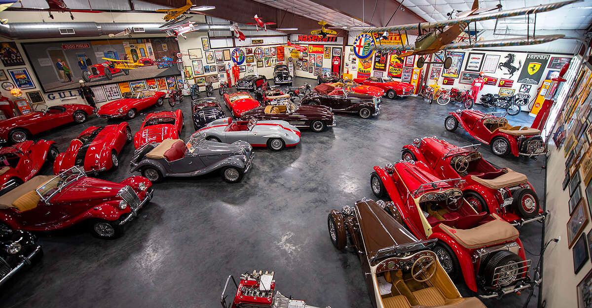 O întreagă colecţie de peste 120 de automobile clasice fascinante, scoasă la vânzare în SUA