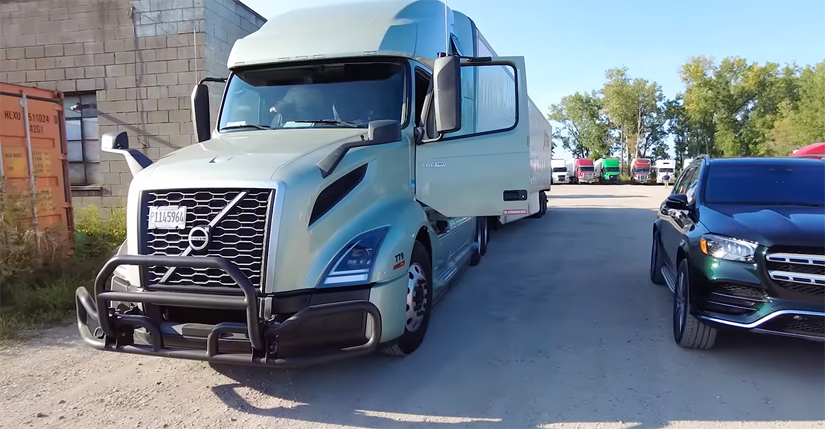 (VIDEO) Cum muncesc truckiştii moldoveni în SUA, în experienţe povestite de aceştia