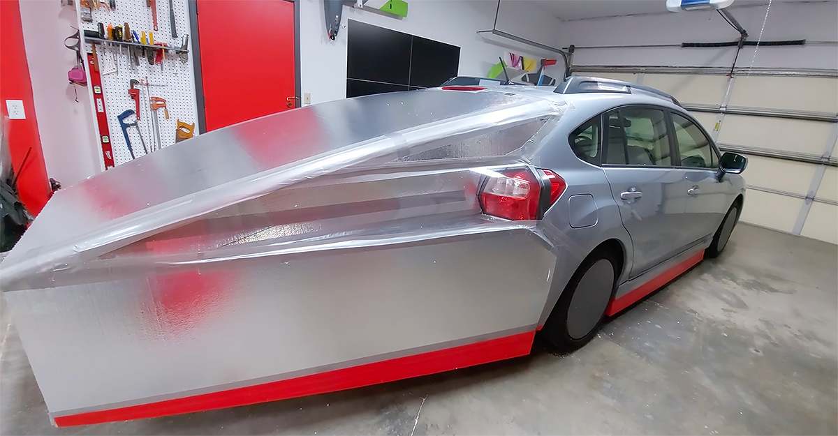 (VIDEO) Un youtuber din SUA a experimentat cu forme aerodinamice la maşina sa, folosind materiale de construcţie