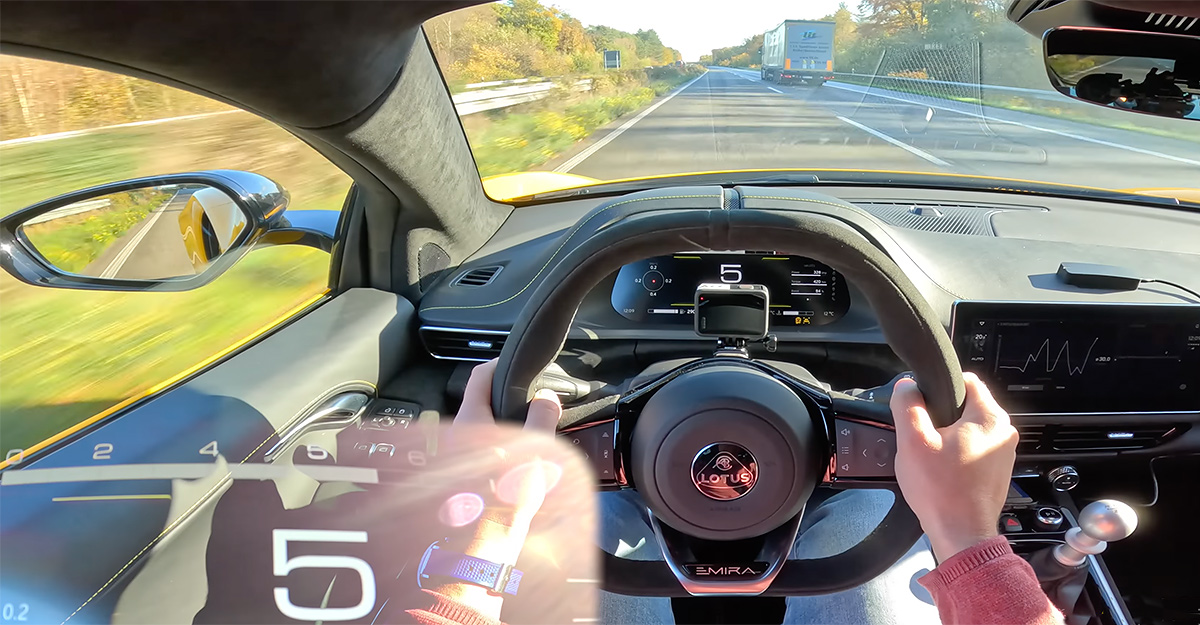 (VIDEO) Cum sună şi cum merge noul Lotus Emira, echipat cu motor V6 de Toyota şi cutie manuală, pe autostrăzile din Germania