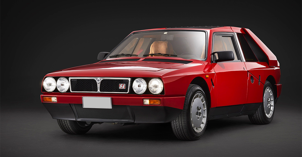 Din vremea când Lancia ştia să facă maşini geniale, o Delta S4 Stradale superbă, scoasă la vânzare în Italia