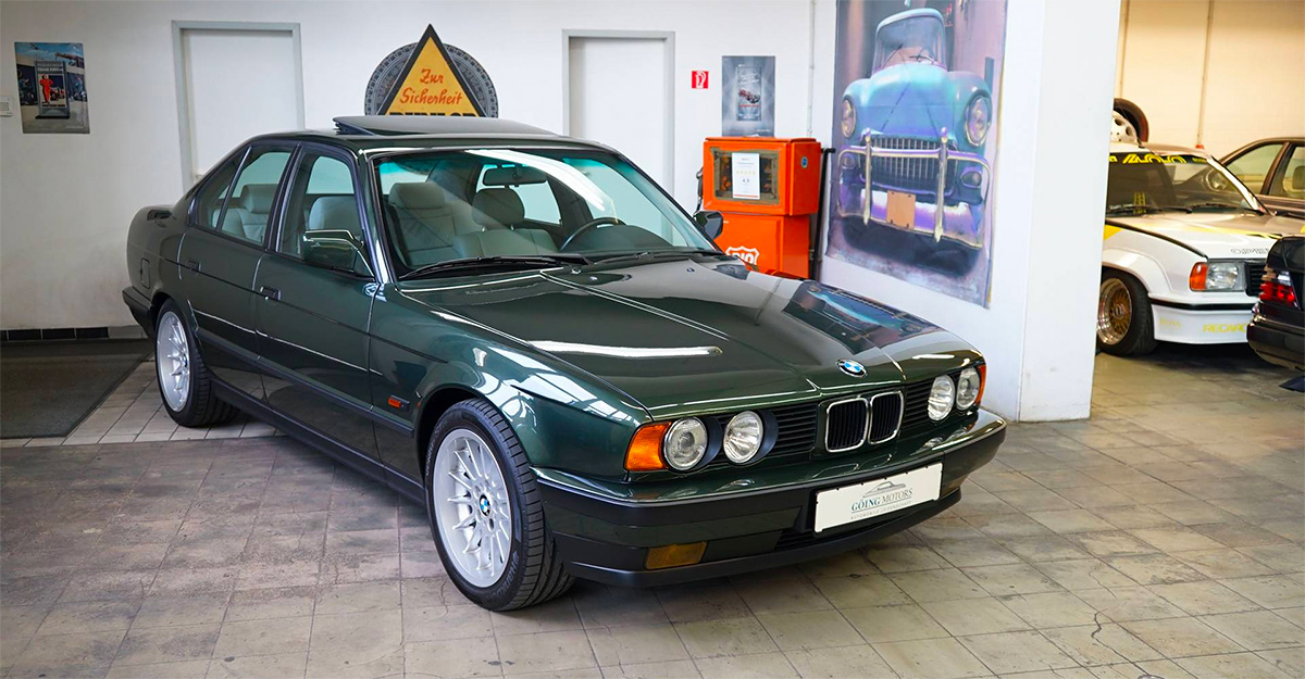 Un BMW Seria 5 E34, fabricat acum 34 de ani şi restaurat minuţios în Germania, scos la vânzare la preţ exorbitant