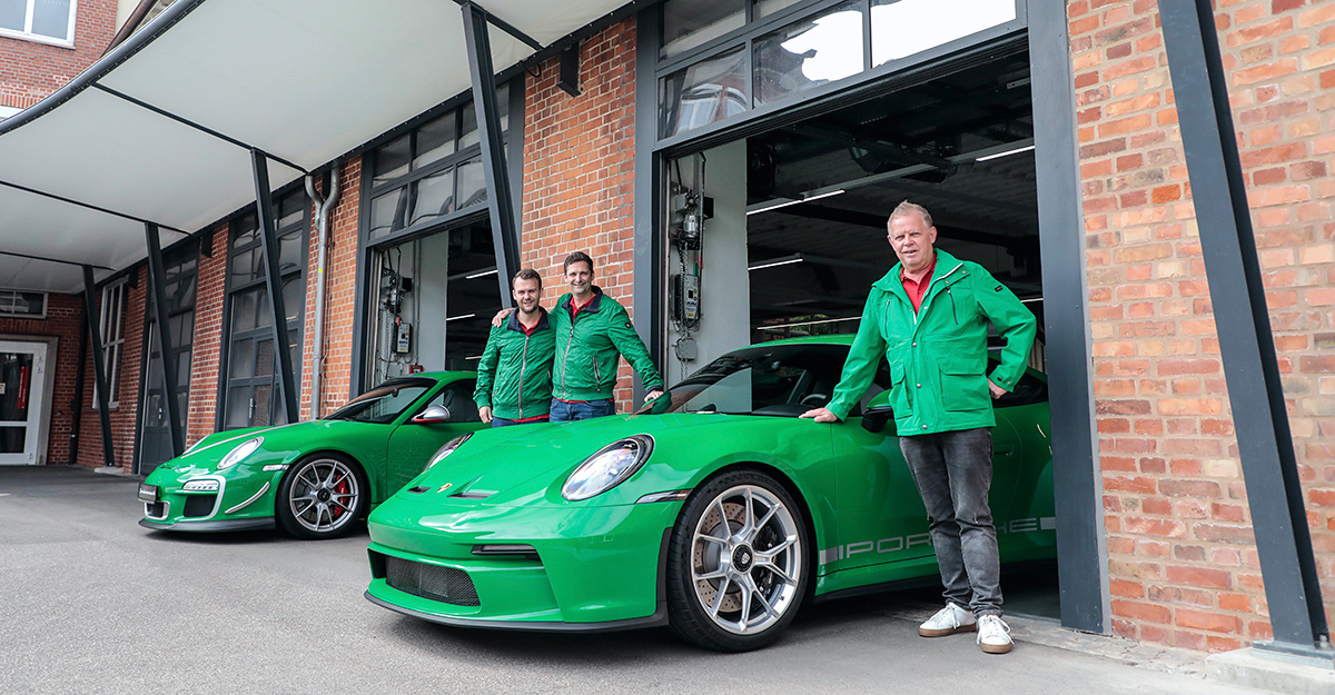 Porsche a creat o culoare nouă din ideea unuia din cei mai pasionaţi clienţi ai săi, care şi-a tot vopsit maşinile în acest verde