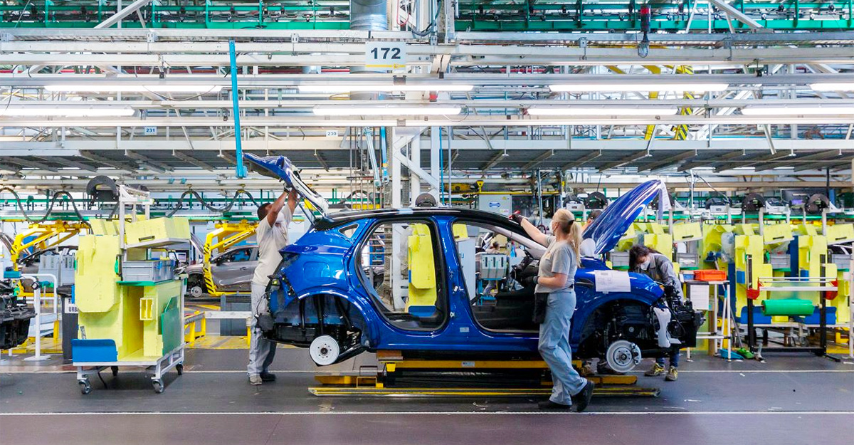 Angajaţi ai fabricii Renault din Spania, arestaţi pentru furt constant de piese, de peste 600 mii euro