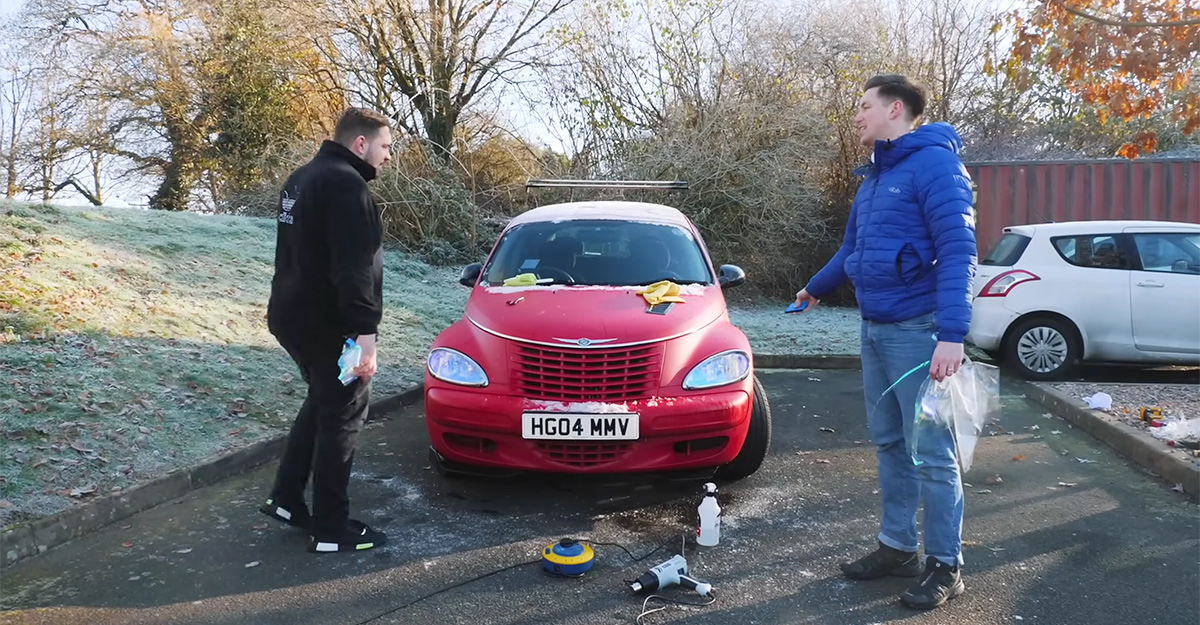 (VIDEO) Doi youtuberi au cumpărat cele mai prost cotate accesorii pentru maşini şi le-au experimentat în viaţa reală