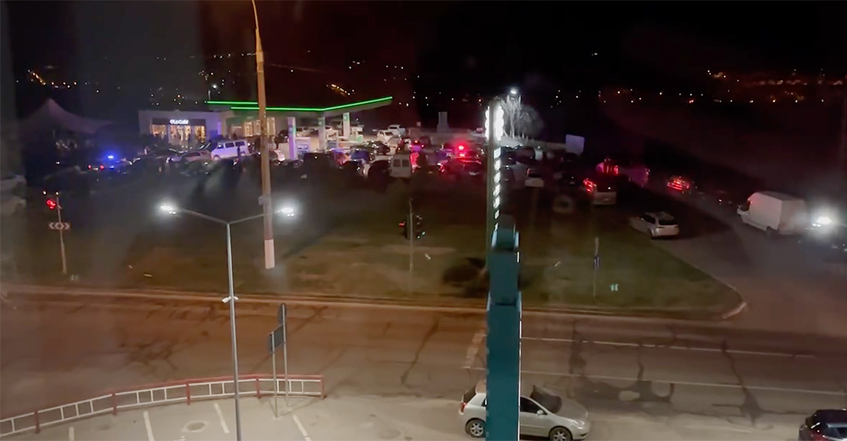 (VIDEO) Conflict cu împuşcături între tiktok-eri la o benzinărie, astă noapte în Chişinău, cu arestări făcute de poliţie