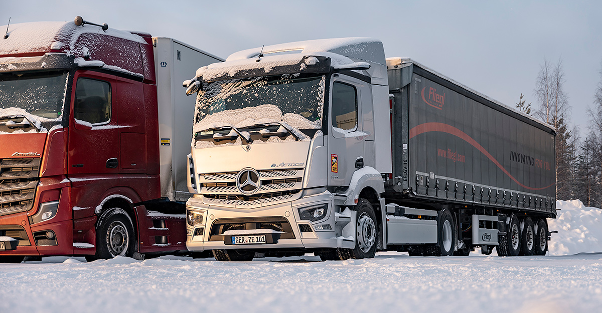 Două camioane electrice Mercedes eActros au parcurs 3000 km de la Cercul Polar până în Germania, încărcând la prize de 3 ori pe zi
