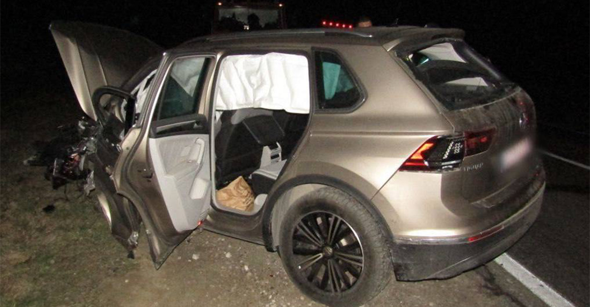 Şoferul de 26 ani al unei Skoda, care circula regulamentar pe traseul Leuşeni, şi-a pierdut viaţa din cauza unui şofer de VW, ieşit la o depăşire neasigurată