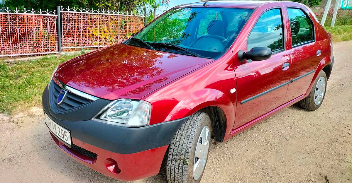 O Dacia Logan de primă generaţie, care a adunat doar 6218 km pe odometrul său timp de 16 ani, scoasă la vânzare în Moldova