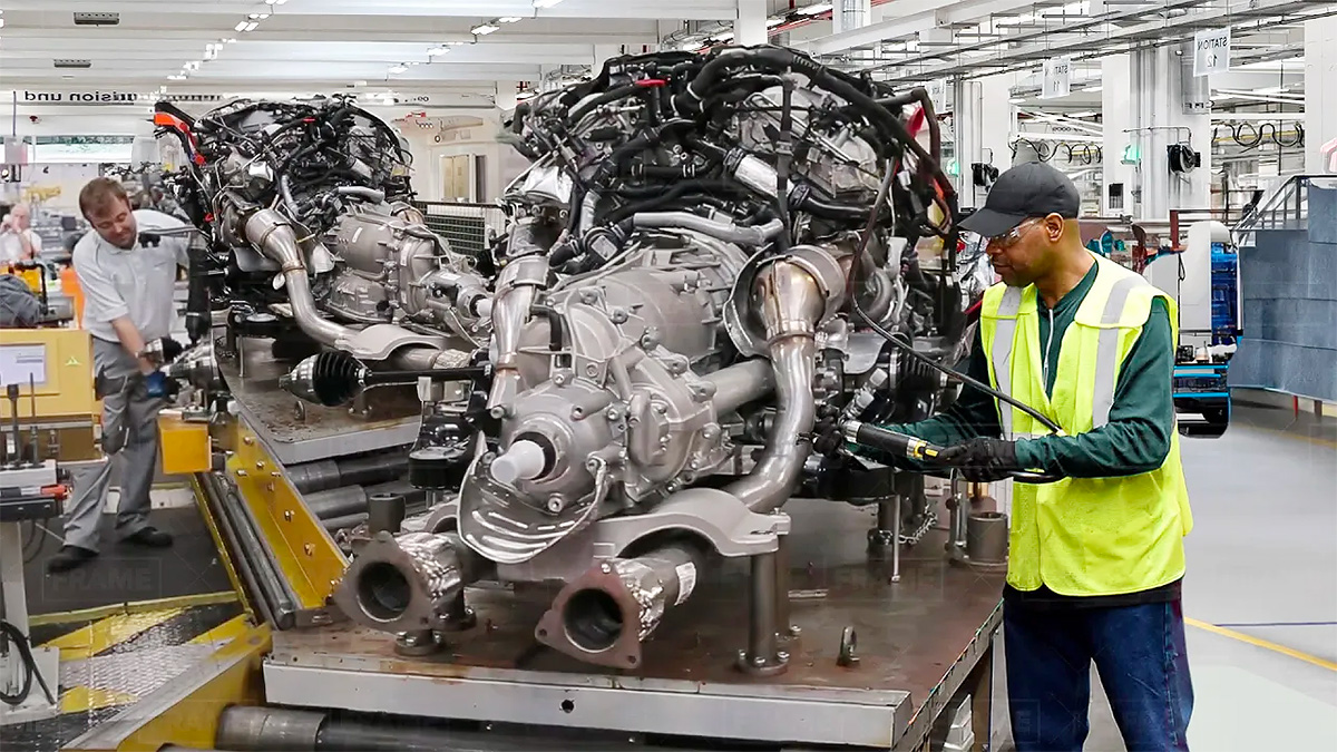 (VIDEO) Cum e fabricat renumitul motor W12 Bentley, în ultimele sale exemplare înainte de a pleca în istorie