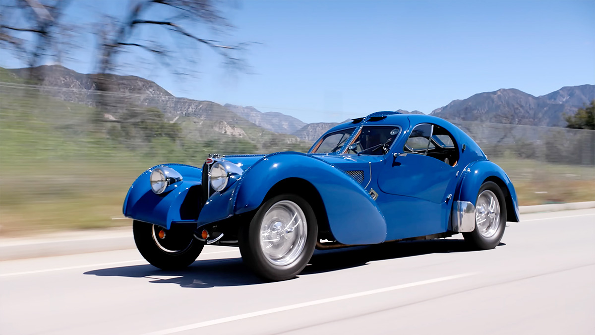 (VIDEO) Cum arăta ingineria unui Bugatti Type 57 Atlantic de acum 86 ani, cu motor cu 8 cilindri în linie, şi cum se conduce acesta în zilele noastre