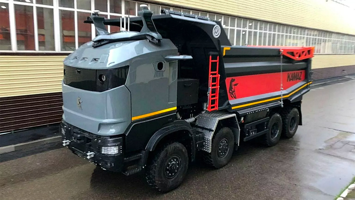 Acesta e Kamaz Robocop, un camion rusesc care pretinde a fi autonom în condusul pe teritoriile minelor şi carierelor