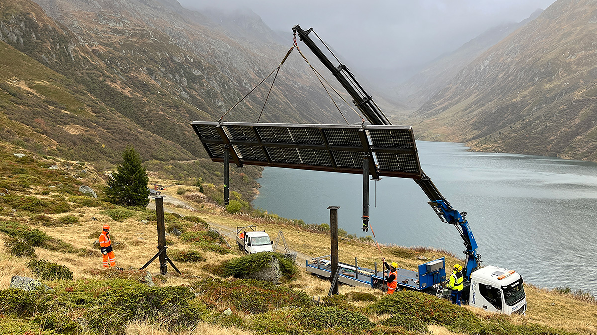 Elveţia construieşte un parc fotovoltaic care va furniza mai multă electricitate iarna decât vara