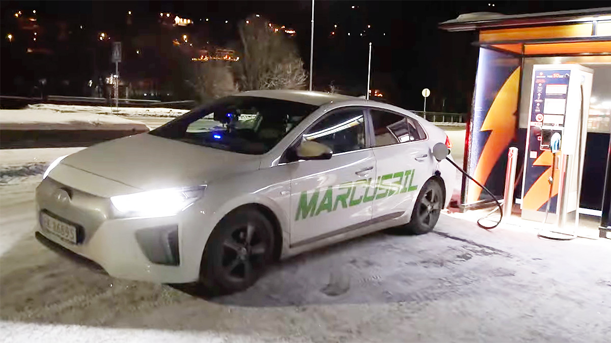 (VIDEO) Cum e să conduci prin Norvegia la -30 grade Celsius un Hyundai electric fabricat acum 5 ani