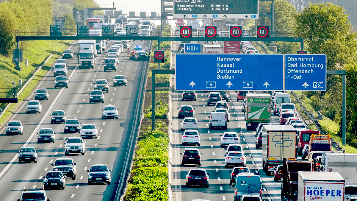 Un raport al Curţii Europene de Conturi arată că emisiile CO2 ale vehiculelor nu s-au redus deloc în ultimii 12 ani