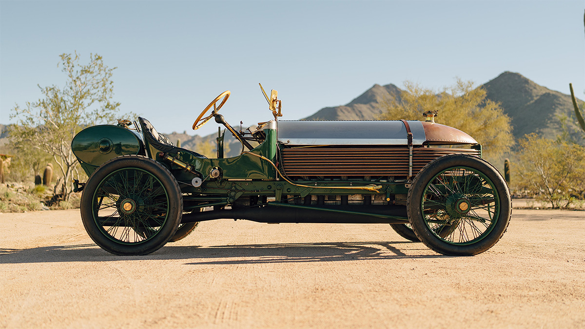 Un Napier L48, maşina cu motor de 15,0 litri, care marca recorduri mondiale de viteză acum 120 de ani, e scos la licitaţie