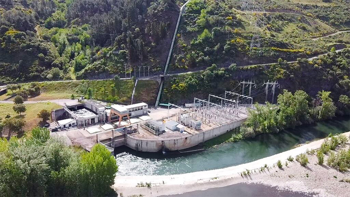 Spania implementează o soluţie cu o mini centrală de baterii în interiorul unei hidrocentrale prin pompare din Galicia