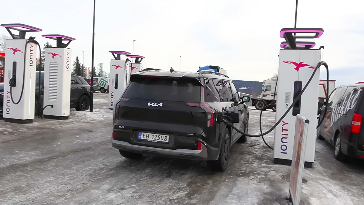 (VIDEO) O distanţă de 1000 km parcurşi în Norvegia cu Kia EV9 arată că maşinile electrice mari pot consuma foarte mult, iar modelele coreene pot avea ciudăţenii