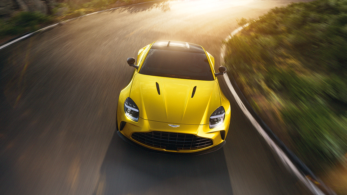 (VIDEO) Aston Martin a lansat noul Vantage şi declară tranşant că e o maşină pentru şoferii adevăraţi