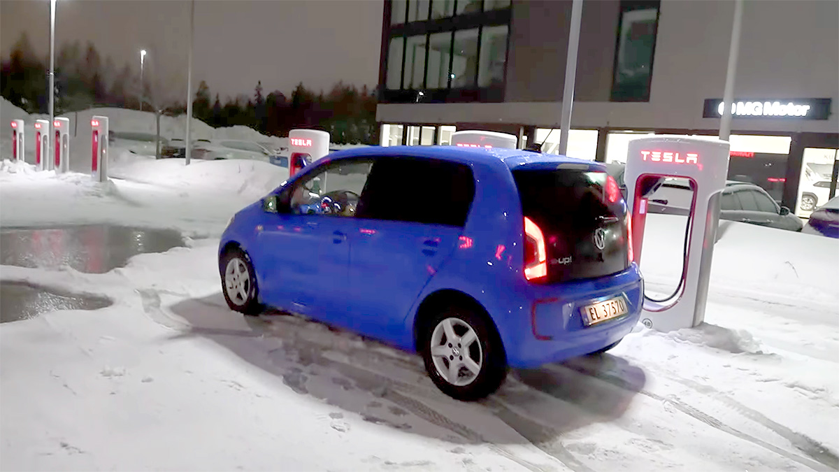 (VIDEO) Un norvegian arată cât de mult a degrada bateria unui VW e-up electric în timp de 10 ani şi doar 72.500 km parcurşi