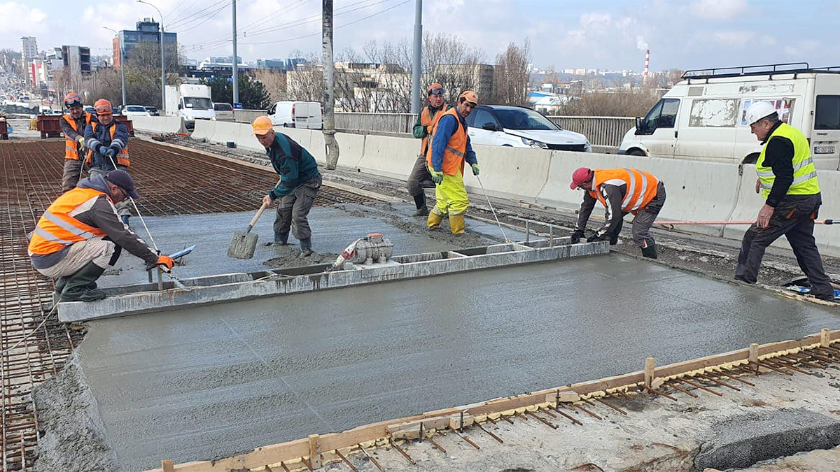 Cum arată în prezent lucrările la podul de la Mihai Viteazul din Chişinău şi câţi ani vor mai dura