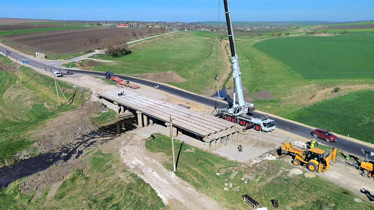Un nou pod intră în lucrări de reconstrucţie în Moldova, după 50 ani în care nu a beneficiat de vreo reparaţie