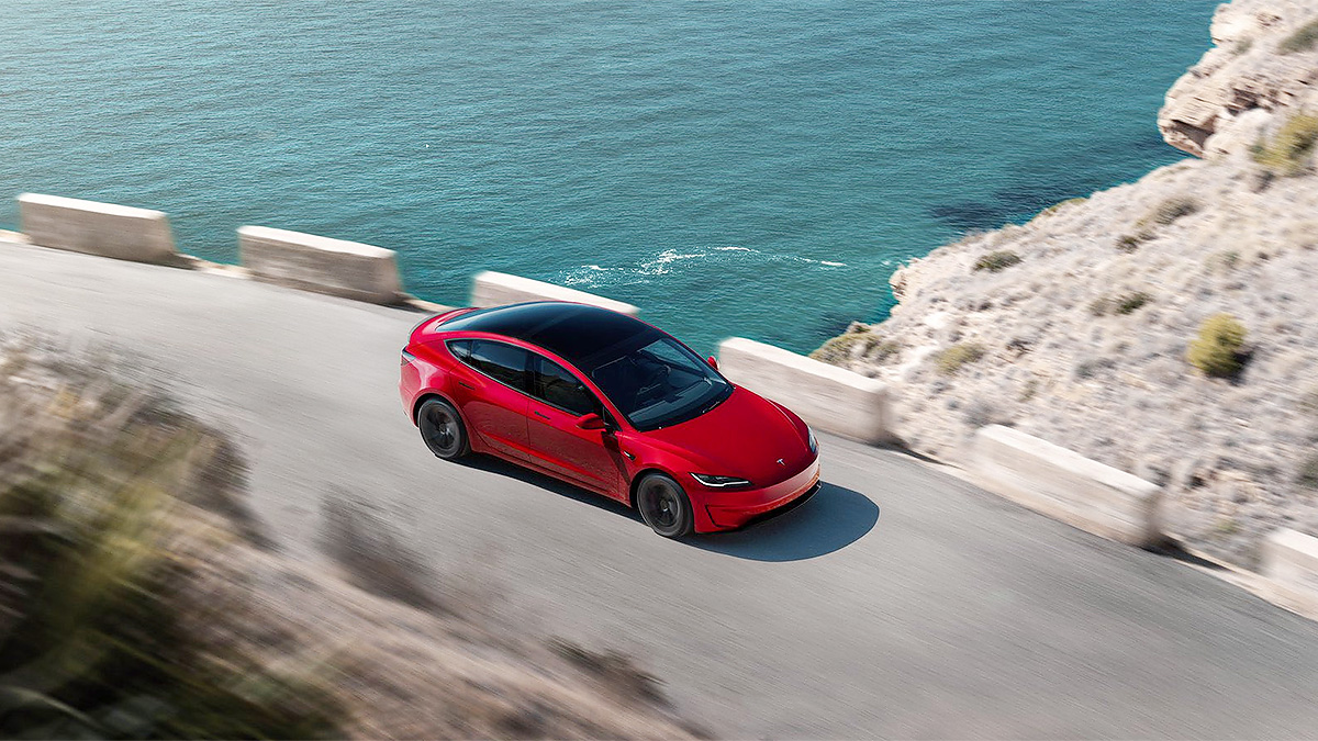 (VIDEO) Tesla a lansat noul Model 3 Performance, un model electric cu putere de BMW M3, care costă simţitor mai puţin