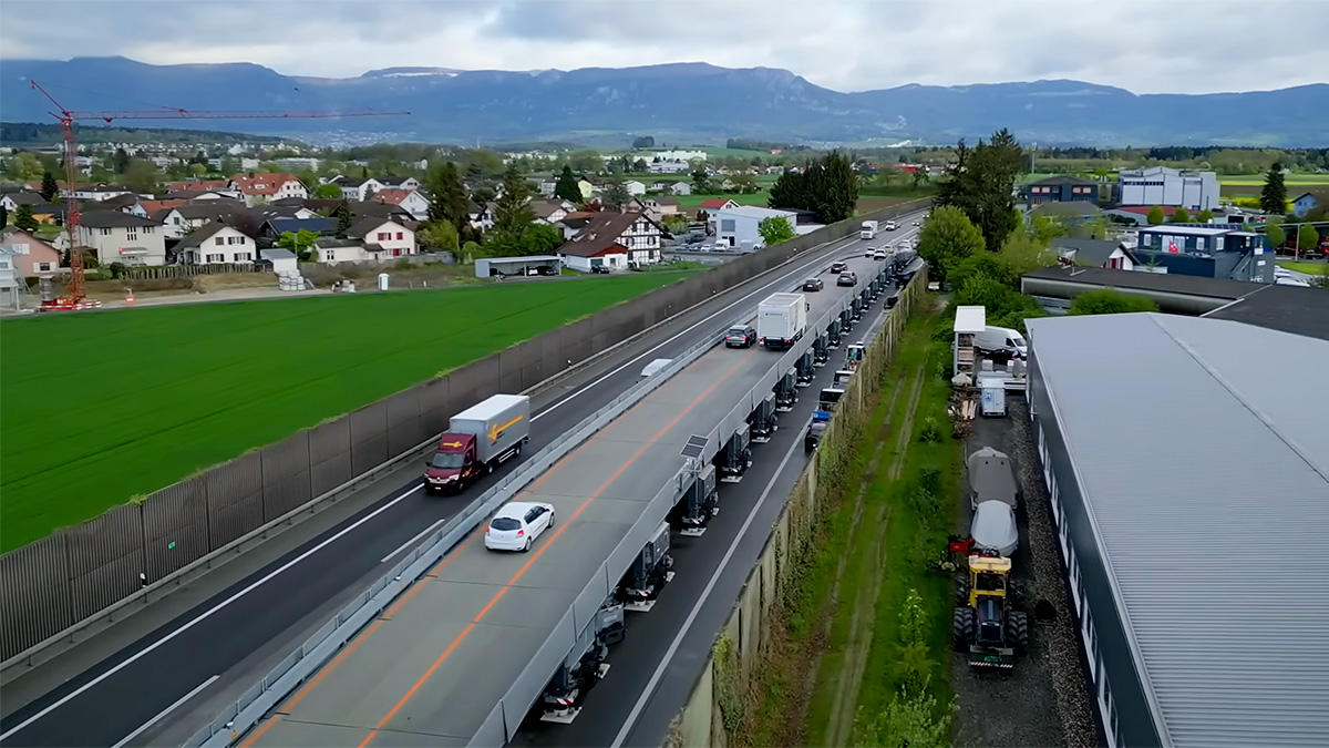 (VIDEO) Elveţienii au arătat cum funcţionează în realitate soluţia lor genială de a repara autostrăzi fără a bloca traficul