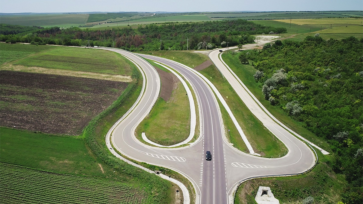 O nouă porţiune din traseul R26, unul din cele mai importante din Moldova, a fost finalizată