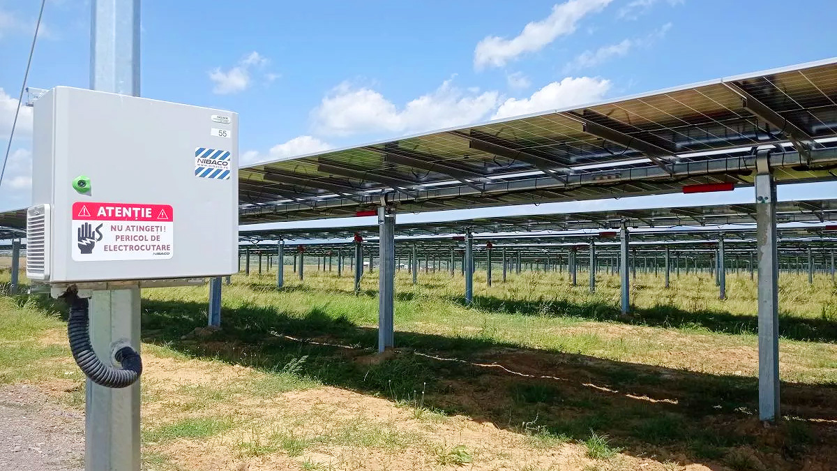 Cel mai mare parc fotovoltaic din România cu panouri care urmăresc poziţia soarelui a fost inaugurat la Părău, Braşov