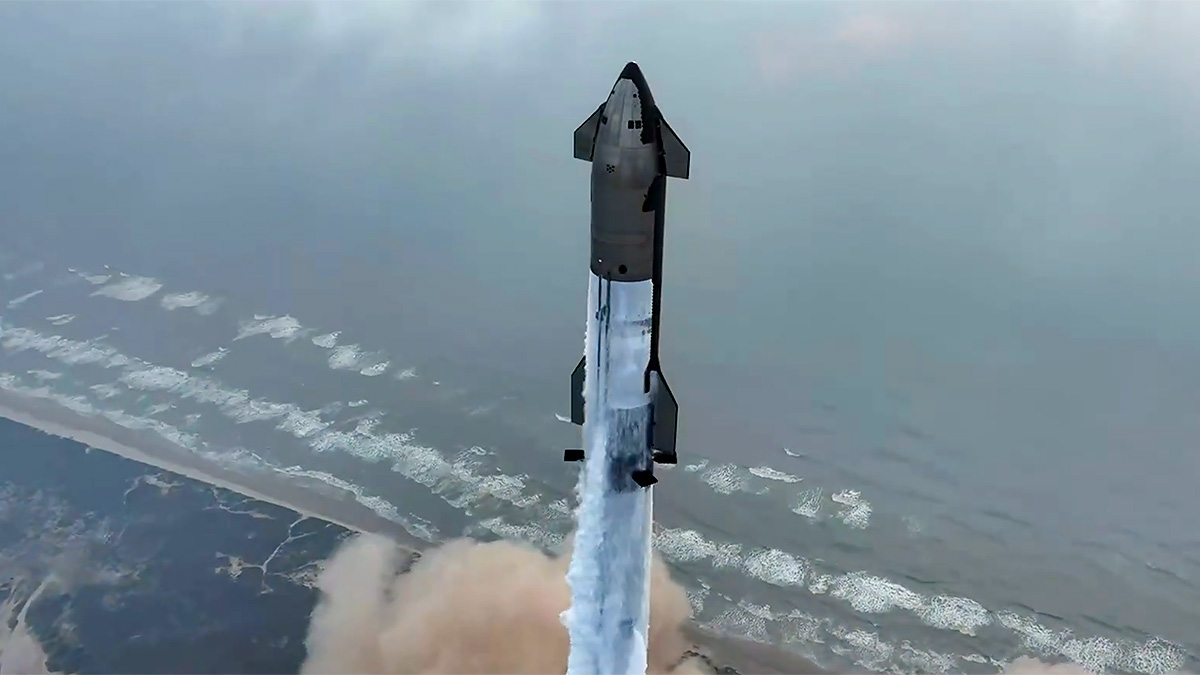 (VIDEO) SpaceX Starship, cea mai mare şi mai puternică rachetă din istorie a trecut cu succes testul lansării în spaţiu şi revenirii, într-un moment istoric pentru omenire