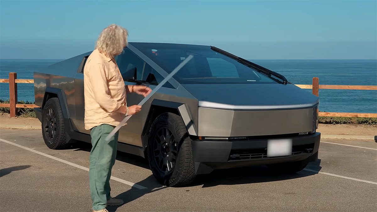 (VIDEO) Renumitul James May a condus, în sfârşit, o Tesla Cybertruck, şi şi-a împărtăşit impresiile