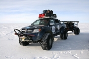 Legendarul Toyota Hilux: din nou cel mai fiabil, rapid si eficient mod de transport in Antarctica