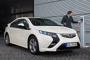Opel Ampera si-a incarcat bateriile pentru Geneva